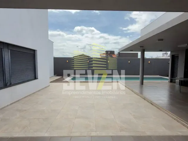 Casa com 630m² 4 quartos e 5 banheiros, à venda, no bairro Residencial Villaggio em Bauru