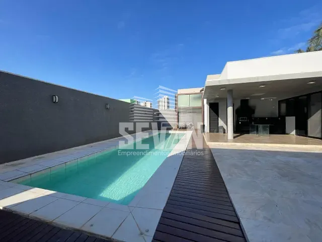 Casa com 630m² 4 quartos e 5 banheiros, à venda, no bairro Residencial Villaggio em Bauru