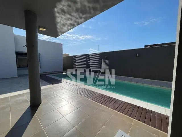 Casa com 630m² 4 quartos e 5 banheiros, à venda, no bairro Residencial Villaggio em Bauru