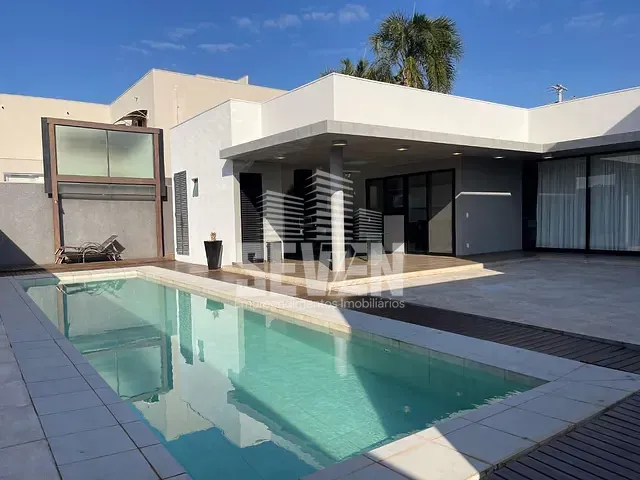 Casa com 630m² 4 quartos e 5 banheiros, à venda, no bairro Residencial Villaggio em Bauru