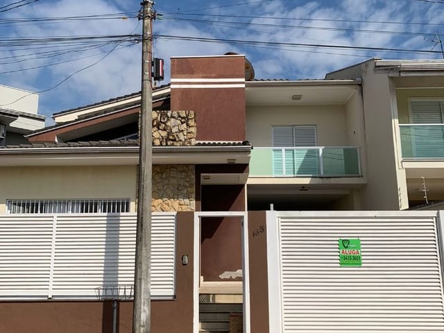 Casa 3 quartos e 3 banheiros, à venda, no bairro Ponte Nova em Extrema
