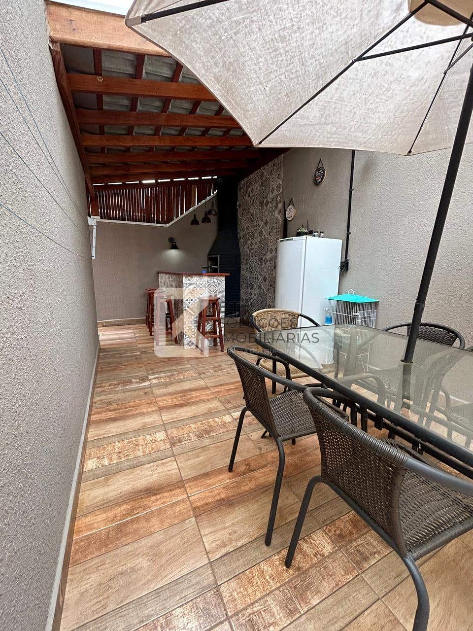 Casa, 3 quartos, 88 m² - Foto 1