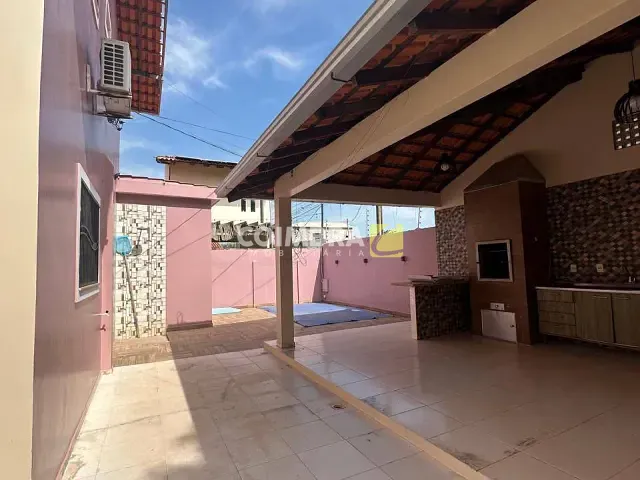 Casa com 278m² 4 quartos e 3 banheiros, para alugar, no bairro Floresta em Santarém