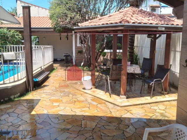 Casa com 320m², à venda, no bairro Loteamento Residencial Andrade em Pindamonhangaba
