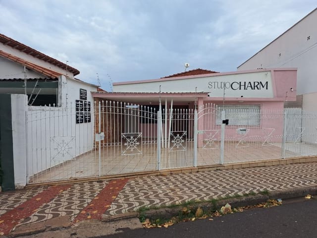 Casa com 230m² 3 quartos e 1 banheiro, à venda, no bairro Centro em Birigüi