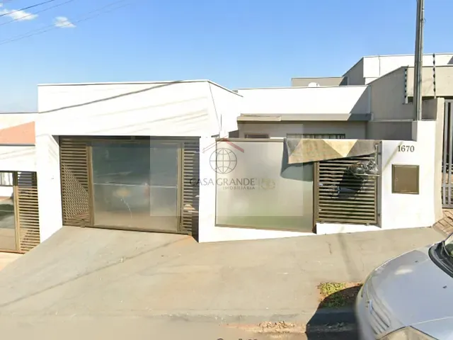 Casa com 150m² 3 quartos e 2 banheiros, à venda, no bairro Centro em Rolândia