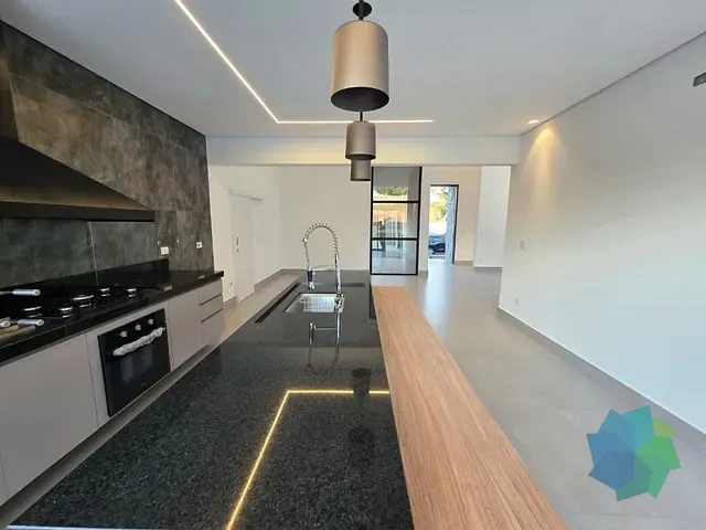 Casa com 464m² 3 quartos e 4 banheiros, à venda, no bairro Portal dos Bandeirantes em Salto