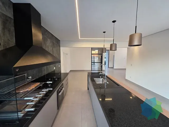 Casa com 464m² 3 quartos e 4 banheiros, à venda, no bairro Portal dos Bandeirantes em Salto