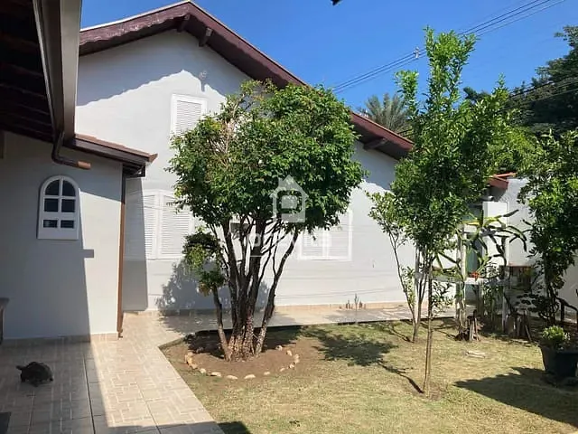 Casa com 310m² 3 quartos e 2 banheiros, à venda, no bairro Jardim Independência em Taubaté