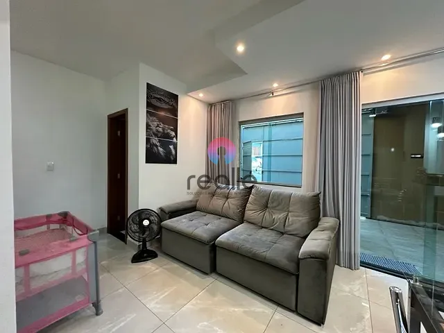 Casa 2 quartos e 2 banheiros, à venda, no bairro Cândida Ferreira em Contagem