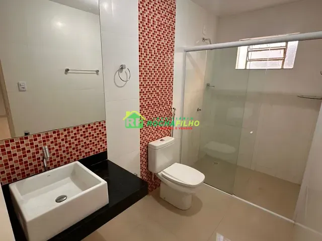 Casa com 600m² 4 quartos e 2 banheiros, à venda ou para alugar, no bairro Vermelha em Teresina