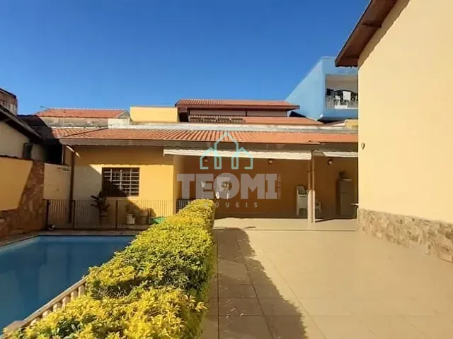 Casa com 500m² 4 quartos e 3 banheiros, à venda, no bairro Parque São Cristóvão em Taubaté