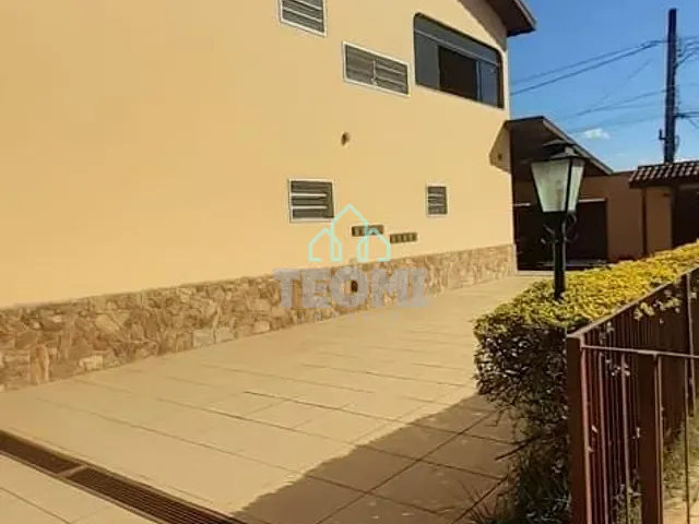 Casa com 500m² 4 quartos e 3 banheiros, à venda, no bairro Parque São Cristóvão em Taubaté