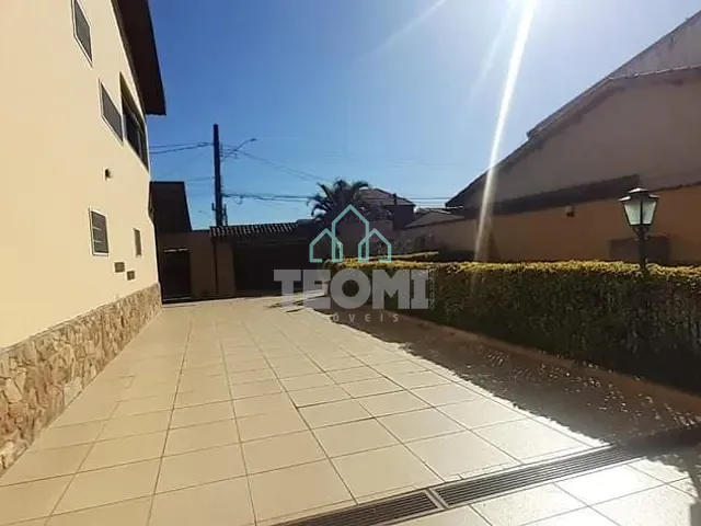 Casa com 500m² 4 quartos e 3 banheiros, à venda, no bairro Parque São Cristóvão em Taubaté