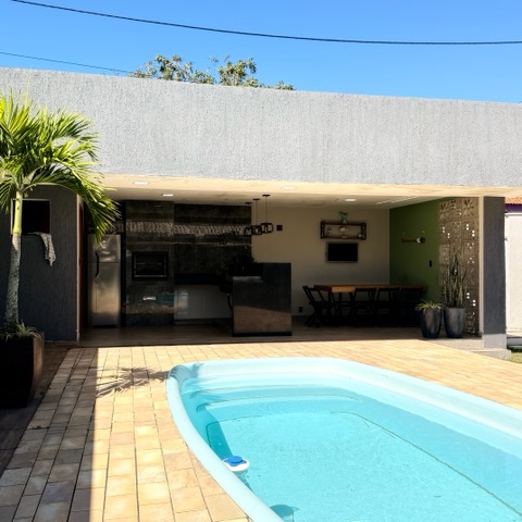 Casa com 360m² 4 quartos e 2 banheiros, à venda, no bairro Porto do Carro em Cabo Frio