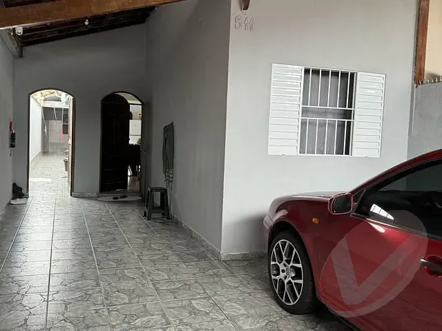 Casa 2 quartos e 2 banheiros, à venda, no bairro Maracanã em Praia Grande