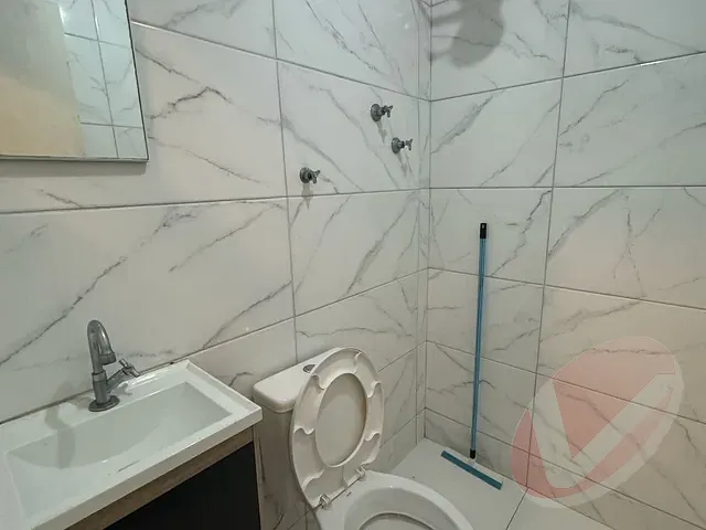 Casa 2 quartos e 2 banheiros, à venda, no bairro Maracanã em Praia Grande