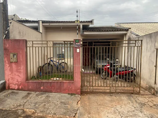 Casa com 138m² 2 quartos e 1 banheiro, à venda, no bairro Loteamento Residencial Villágio Di Roma em Apucarana