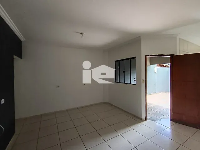 Casa 2 quartos e 1 banheiro, para alugar, no bairro Jardim Europa em Rolândia