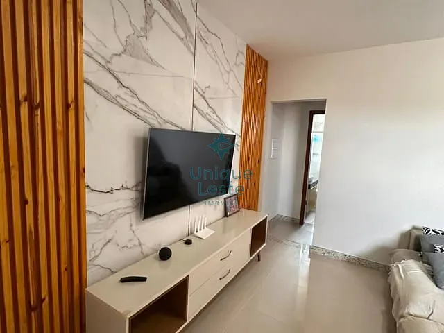 Casa 2 quartos e 2 banheiros, à venda, no bairro Jardim Vitória em Belo Horizonte
