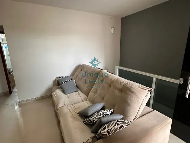 Casa 2 quartos e 2 banheiros, à venda, no bairro Jardim Vitória em Belo Horizonte