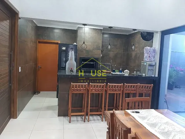 Casa com 192m² 3 quartos e 2 banheiros, à venda, no bairro Jardim Residencial Vilar em Votuporanga