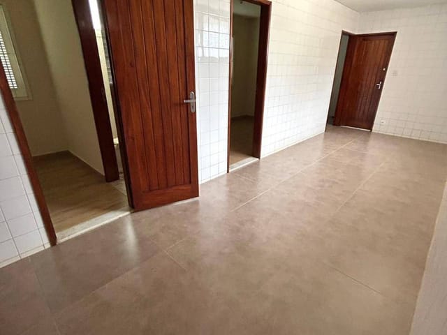 Casa com 1157m² 4 quartos e 2 banheiros, à venda ou para alugar, no bairro Popular em Cataguases