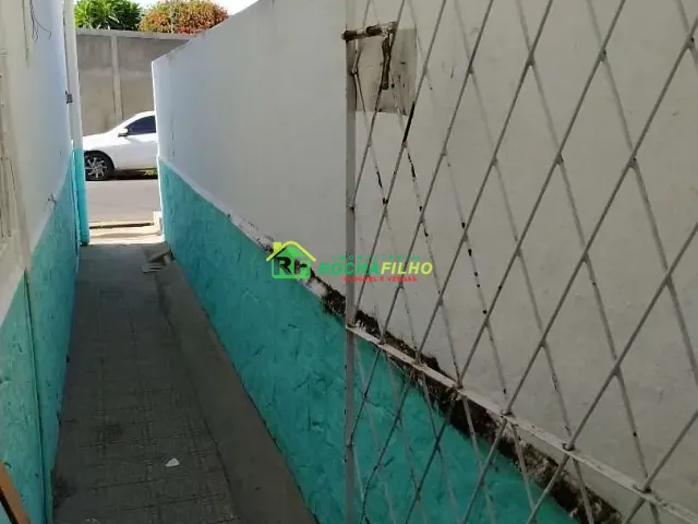 Casa com 220m² 2 quartos e 1 banheiro, para alugar, no bairro Centro em Teresina