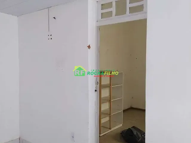 Casa com 220m² 2 quartos e 1 banheiro, para alugar, no bairro Centro em Teresina