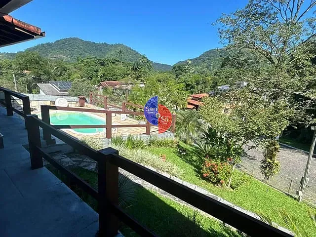 Casa 3 quartos e 4 banheiros, para alugar, no bairro Cantagalo em Guapimirim