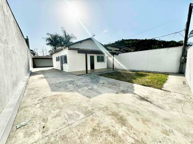 Foto do Casa - Casa 2 dormitórios à Venda no bairro da Martim de Sá em Caraguatatuba, SP | Área 12 imóveis