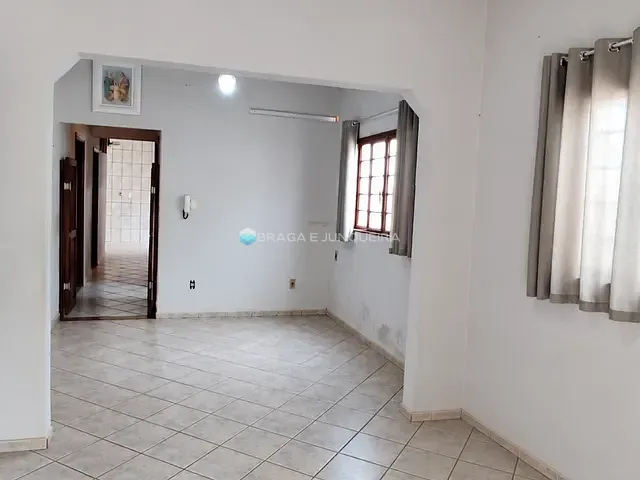 Casa com 484m² 4 quartos e 1 banheiro, à venda ou para alugar, no bairro Vila Ercília em São José do Rio Preto