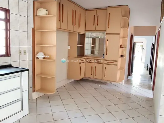 Casa com 484m² 4 quartos e 1 banheiro, à venda ou para alugar, no bairro Vila Ercília em São José do Rio Preto