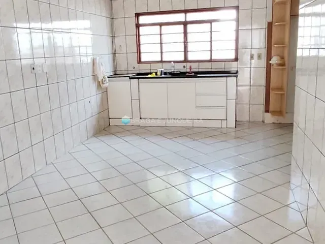 Casa com 484m² 4 quartos e 1 banheiro, à venda ou para alugar, no bairro Vila Ercília em São José do Rio Preto
