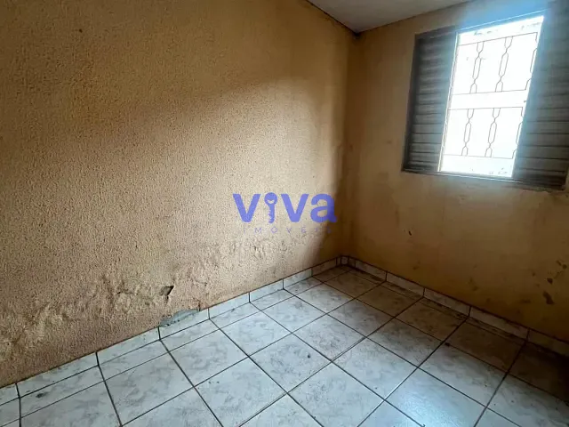 Casa 3 quartos e 2 banheiros, para alugar, no bairro Residencial Village Garavelo - 2ª Etapa em Aparecida de Goiânia