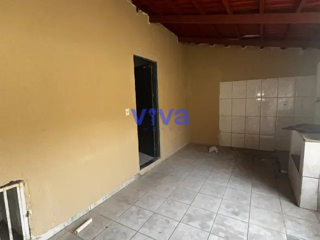 Casa 3 quartos e 2 banheiros, para alugar, no bairro Residencial Village Garavelo - 2ª Etapa em Aparecida de Goiânia