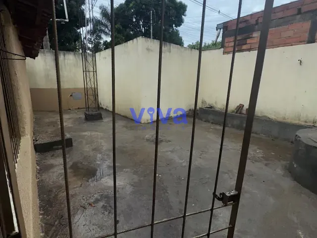 Casa 3 quartos e 2 banheiros, para alugar, no bairro Residencial Village Garavelo - 2ª Etapa em Aparecida de Goiânia