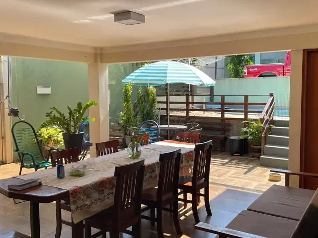 Casa com 360m² 3 quartos e 4 banheiros, à venda, no bairro Vila Brasil em Apucarana
