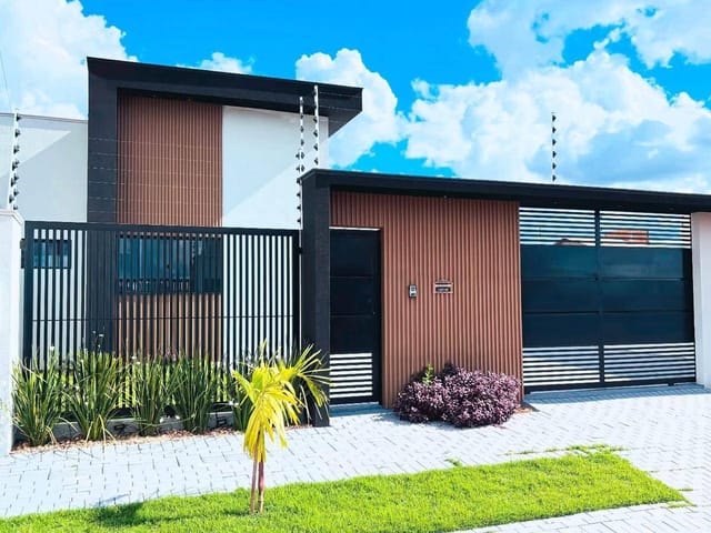 Casa com 300m² 3 quartos e 1 banheiro, à venda, no bairro Jardim Bougainville em Sinop