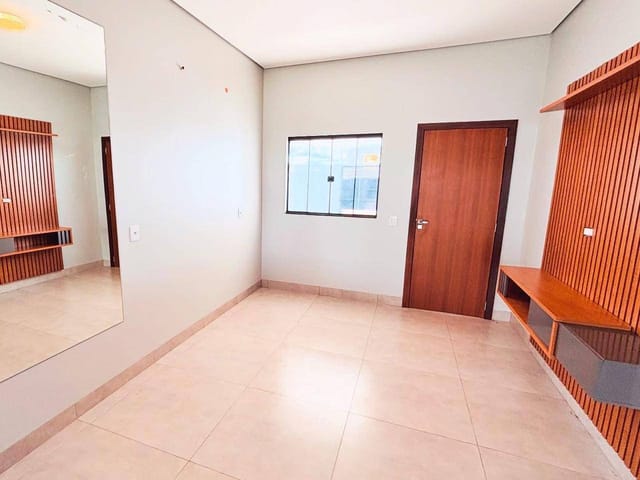Casa com 300m² 3 quartos e 1 banheiro, à venda, no bairro Jardim Bougainville em Sinop