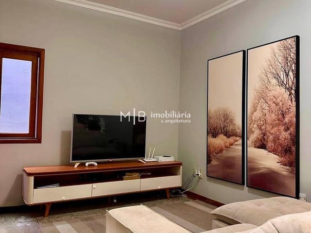 Casa 4 quartos e 2 banheiros, à venda, no bairro Condomínio Flamboyants em Lavras