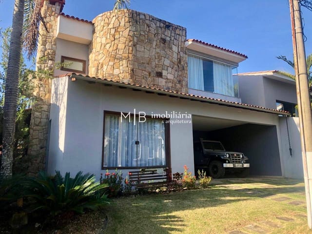 Casa 4 quartos e 2 banheiros, à venda, no bairro Condomínio Flamboyants em Lavras