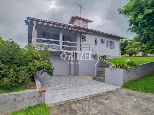 Casa com 473m² 3 quartos e 2 banheiros, à venda, no bairro Boa Saúde em Novo Hamburgo