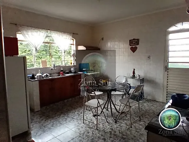 Casa com 196m² 4 quartos e 2 banheiros, à venda, no bairro Parque Bela Vista em Votorantim