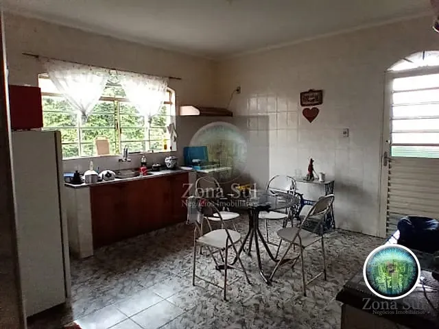 Casa com 196m² 4 quartos e 2 banheiros, à venda, no bairro Parque Bela Vista em Votorantim
