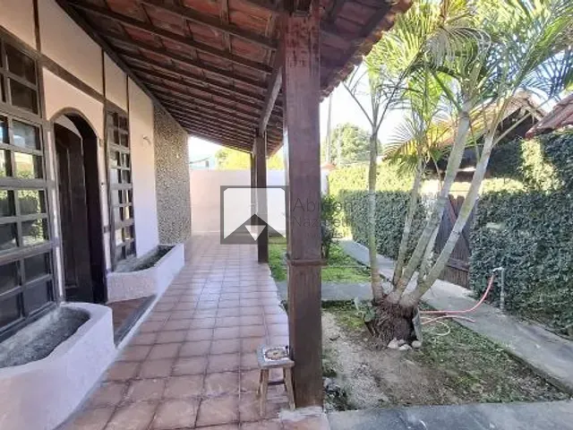 Casa com 360m² 3 quartos e 4 banheiros, à venda, no bairro Itaipu em Niterói