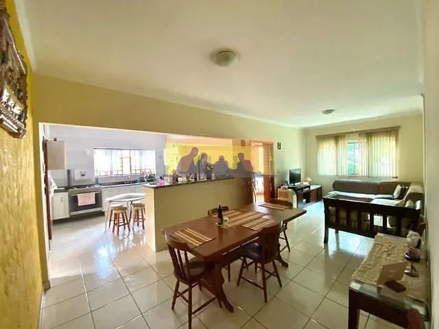 Casa com 319m² 3 quartos e 2 banheiros, à venda, no bairro Betel em Paulínia