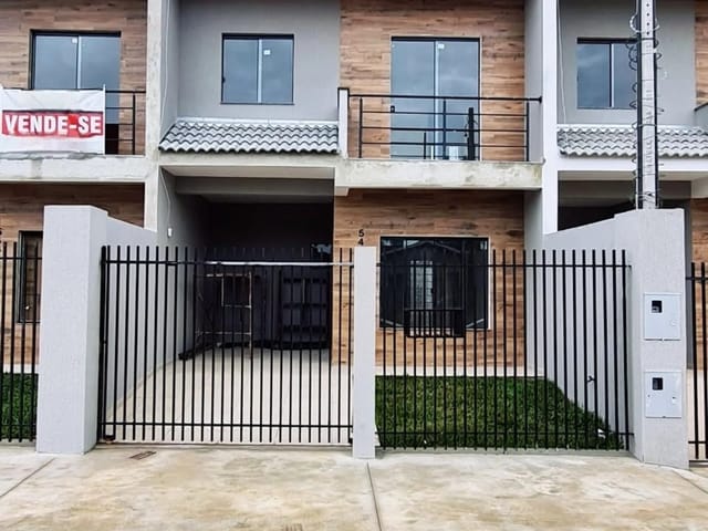 Casa com 100m² 3 quartos e 2 banheiros, à venda, no bairro Uvaranas em Ponta Grossa