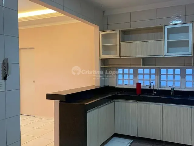 Casa com 250m² 3 quartos e 2 banheiros, à venda, no bairro Parque Brasil em Teresina