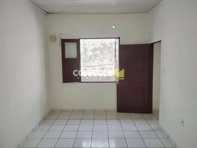 Casa com 26m² 1 quarto e 1 banheiro, para alugar, no bairro Prainha em Santarém